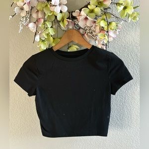 Wild fable black short sleeve crop top size XS